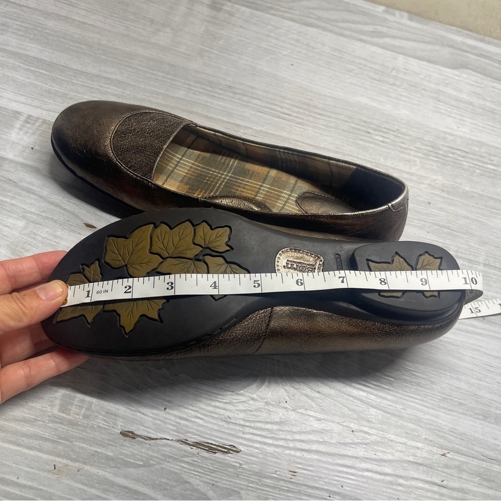 Born Metallic Leather Slip On Ballet Flats Comfort Shoes Women’s Size 9 - Picture 11 of 13